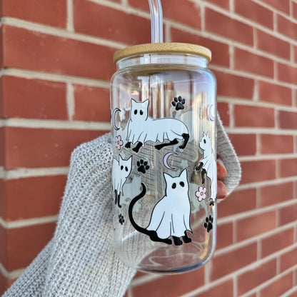 Spooky Boo and Daisy Book Lover Iced Coffee Can Glass, 16oz Beer Can Glass with Bamboo Lid and Glass Straw , Ghost Bookish Cup